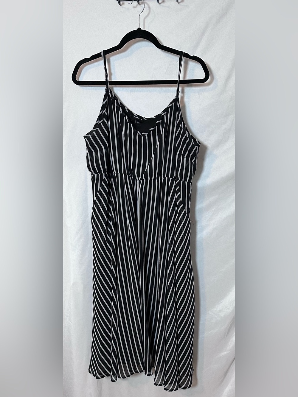 Torrid Midi Chiffon Pleated Dress Black and White Vertical Stripe Size 1
